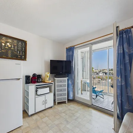 Apartment Vue Sur Le Port Olona - 6 Pers